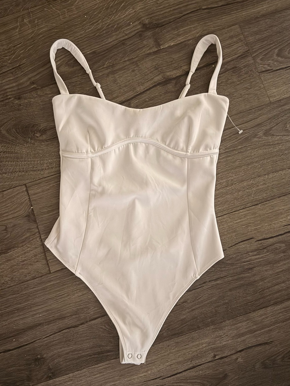 NWT Good American Ivory Sculpted Bust Bodysuit with Adjustable Straps